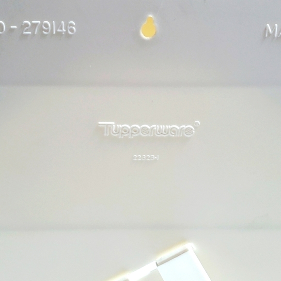 Vintage plastic Tupperware large 10 X 12 Picture frame - Picture 7 of 8